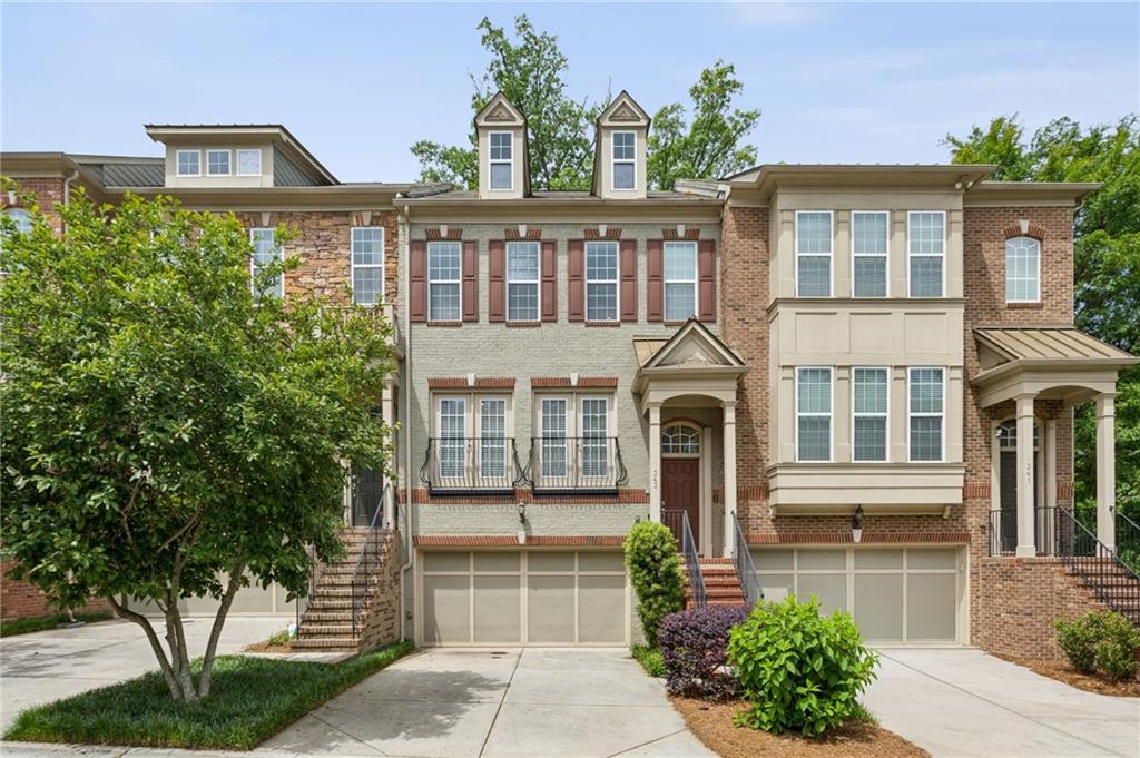343 Ardmore Court NW