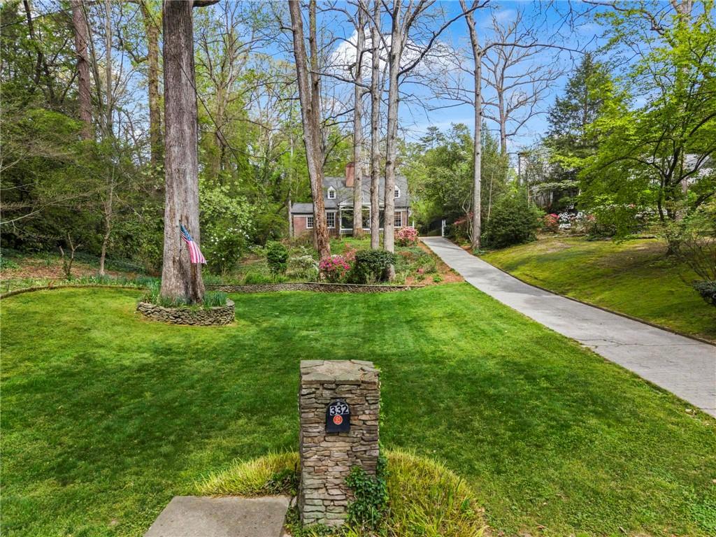 332 Brentwood Drive NE