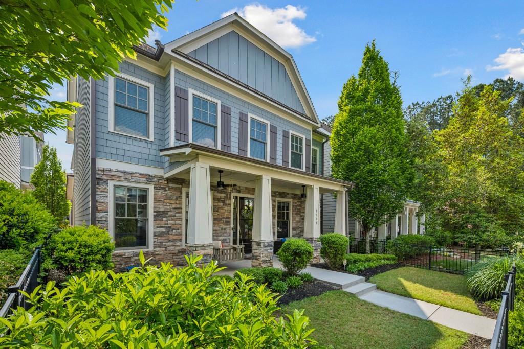 1921 Red Eagle Walk NW