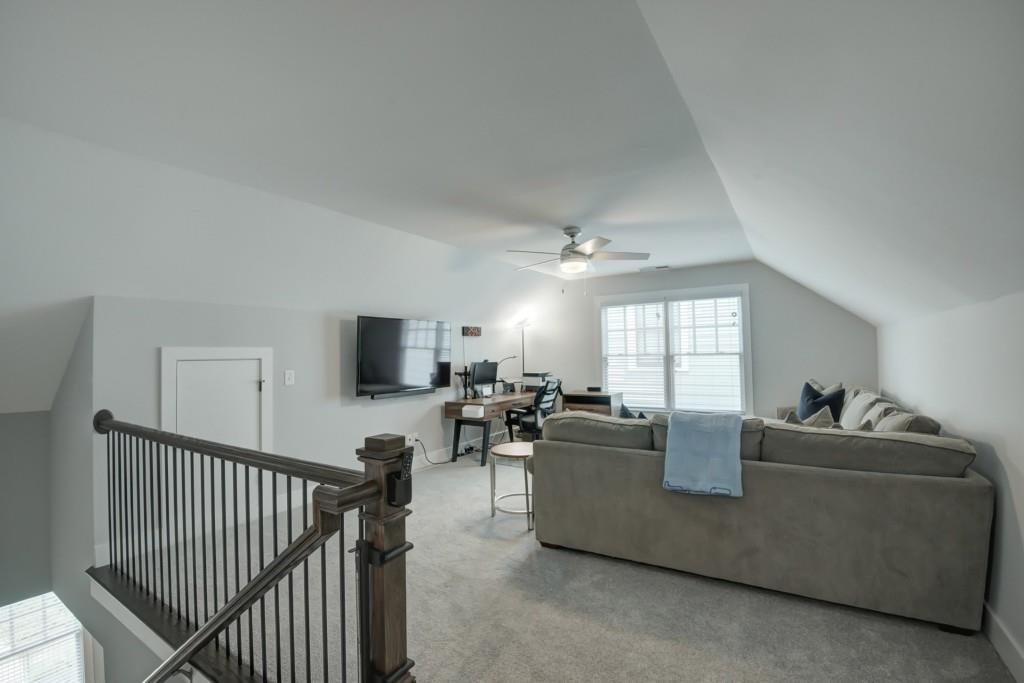 1921 Red Eagle Walk NW