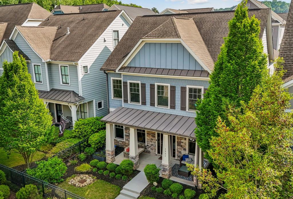 1921 Red Eagle Walk NW