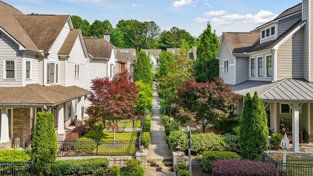 1921 Red Eagle Walk NW