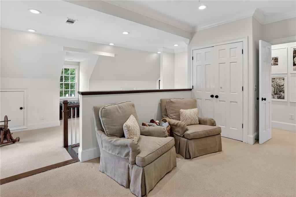 897 Glenbrook Drive NW
