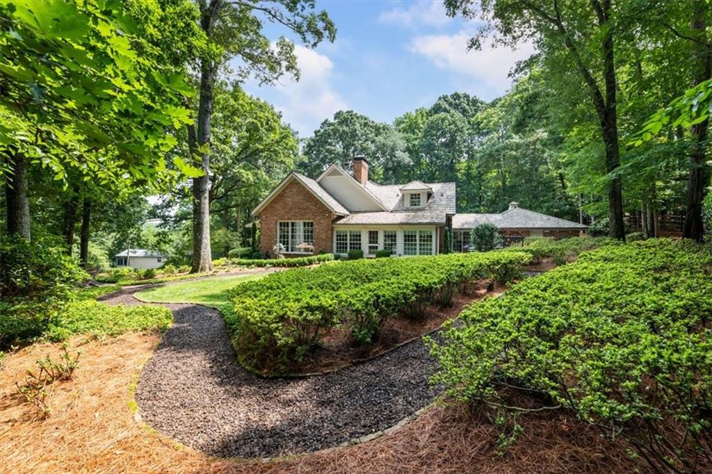 100 Huntcliff Point