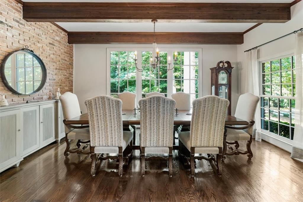 100 Huntcliff Point