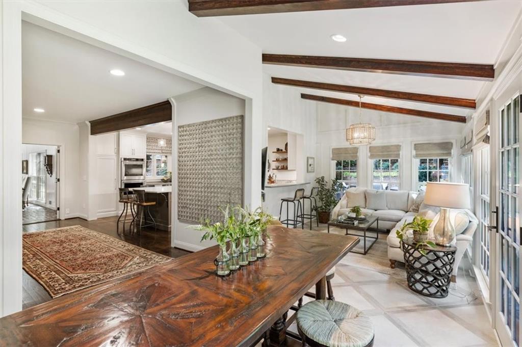 100 Huntcliff Point