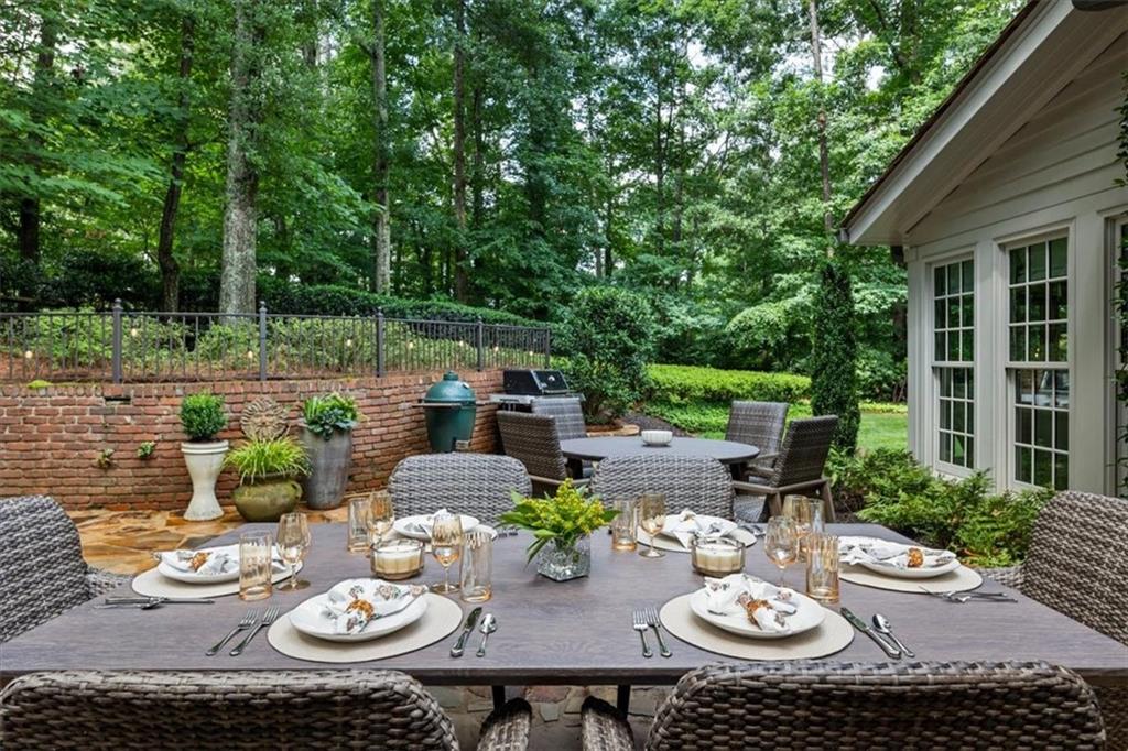 100 Huntcliff Point