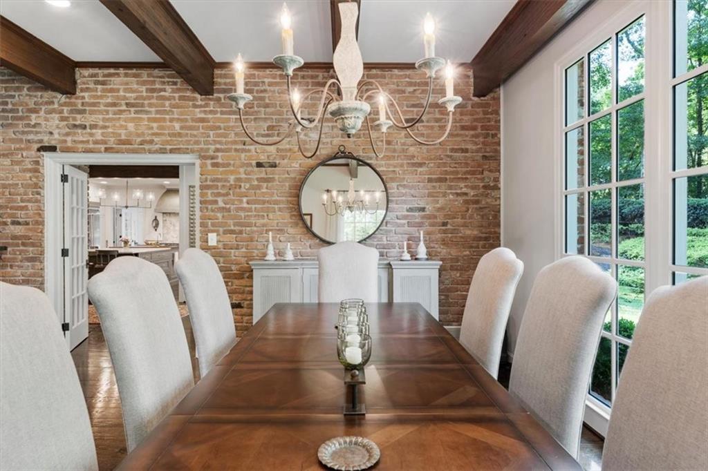 100 Huntcliff Point