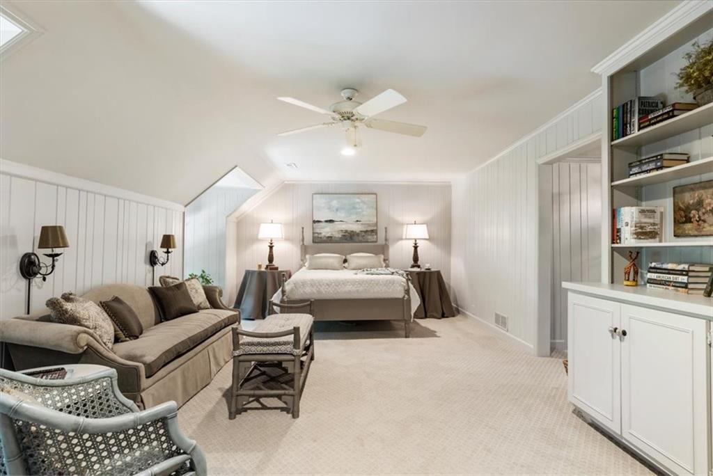 100 Huntcliff Point