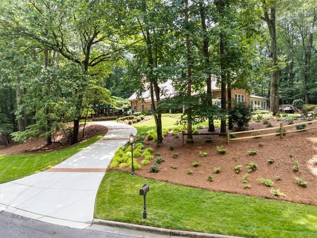100 Huntcliff Point