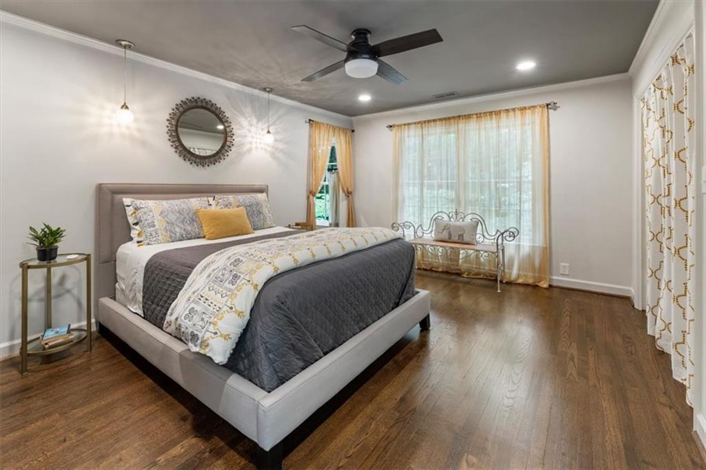 100 Huntcliff Point
