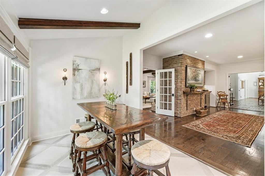 100 Huntcliff Point