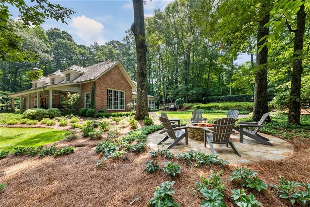 100 Huntcliff Point
