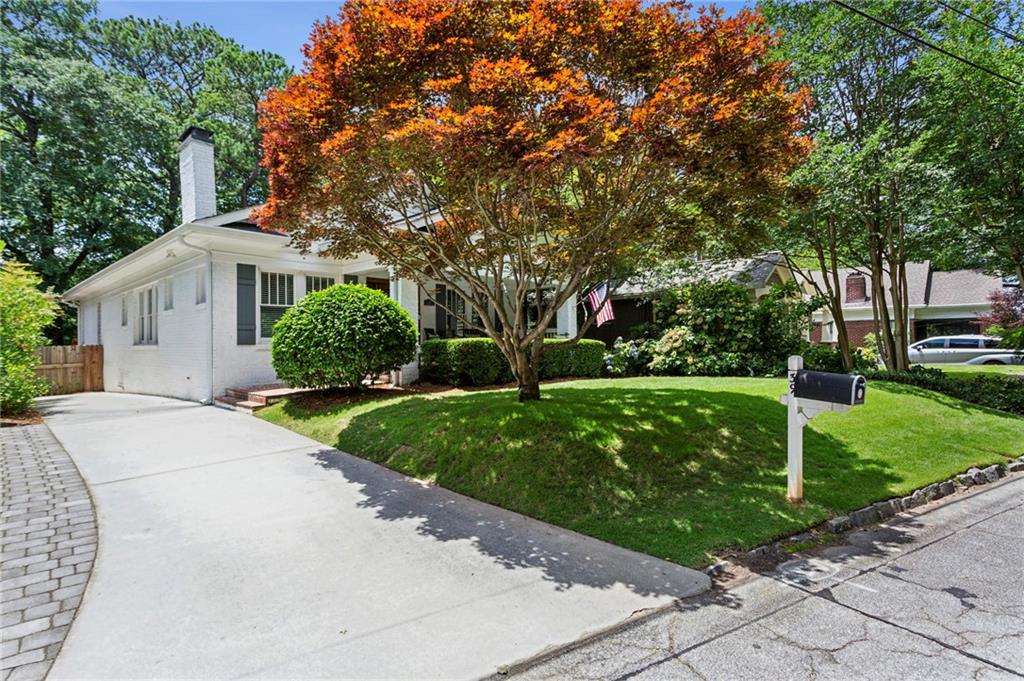 39 East Drive NE