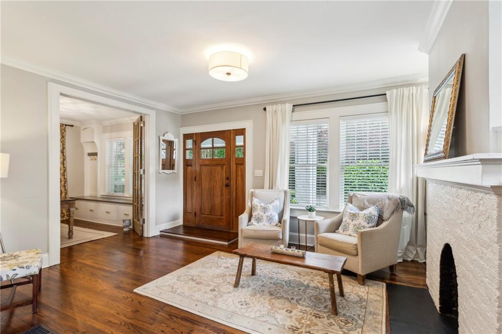 39 East Drive NE