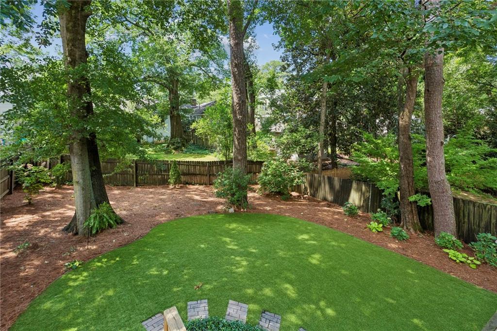 39 East Drive NE
