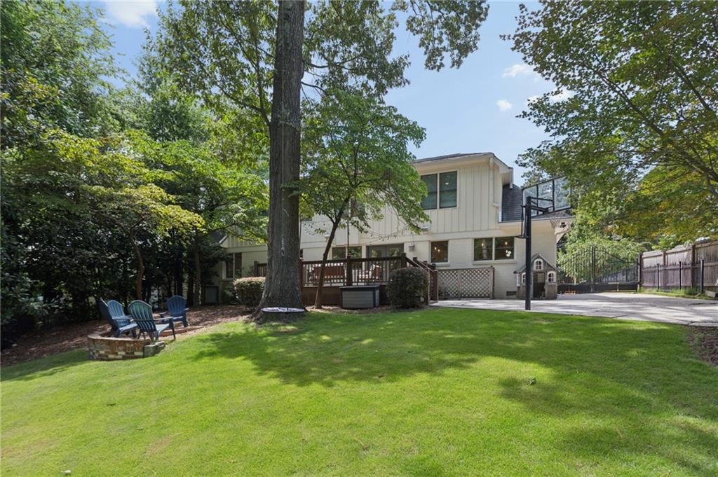 2559 Sharondale Drive NE