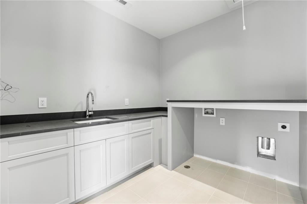 825 Kenry Court
