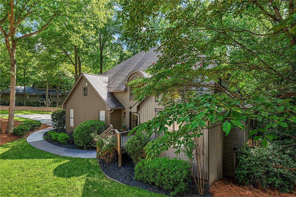 4235 Loch Highland Parkway NE