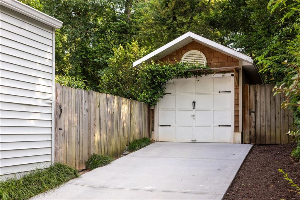 296 Eureka Drive NE