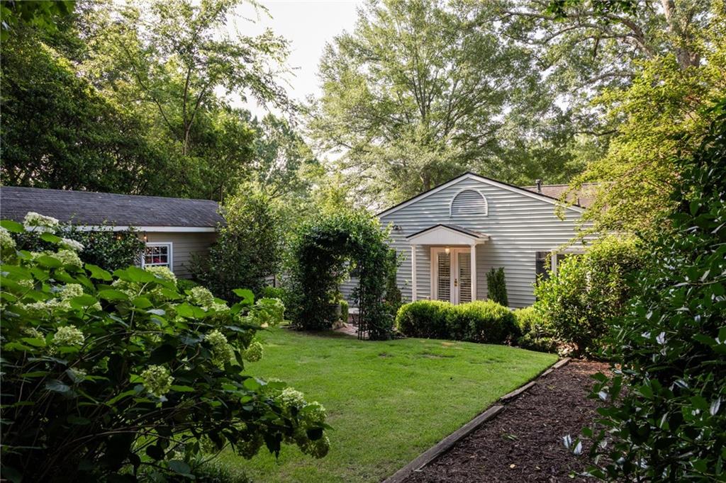 296 Eureka Drive NE