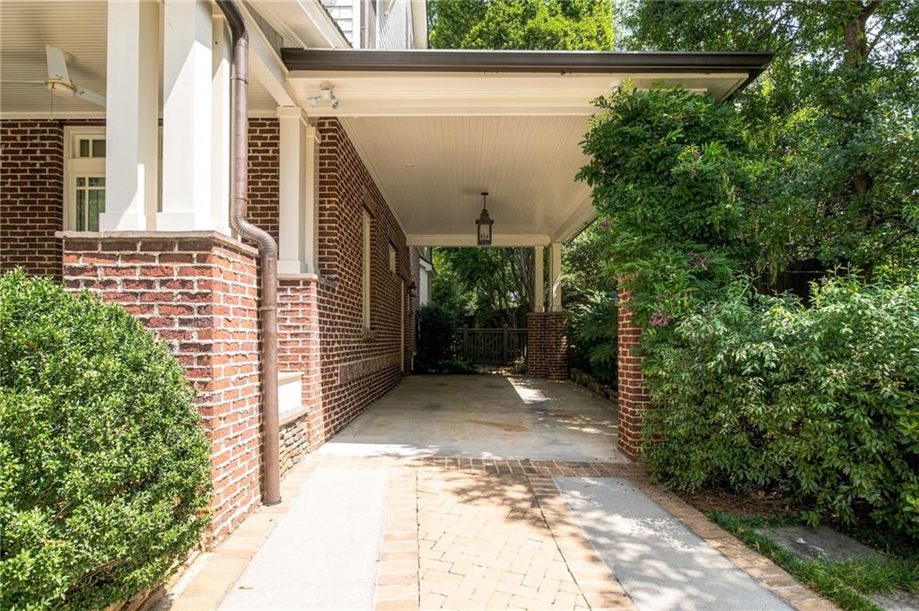 77 Avery Drive NE