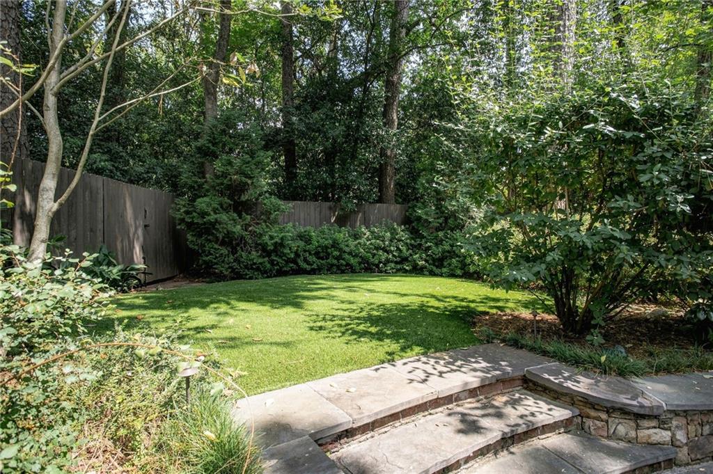 77 Avery Drive NE