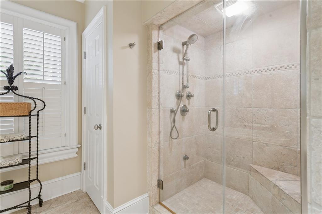 3085 Slaton Drive, number 6