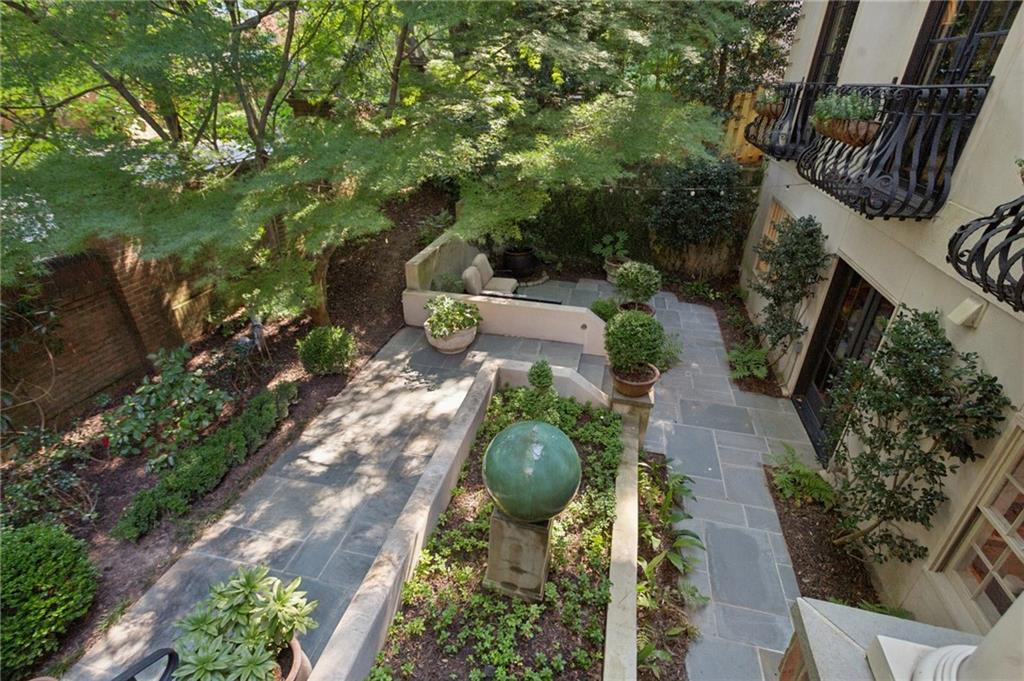 3085 Slaton Drive, number 6