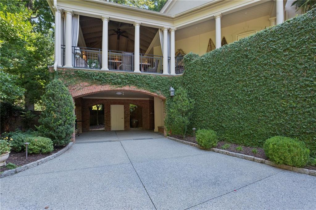3085 Slaton Drive, number 6