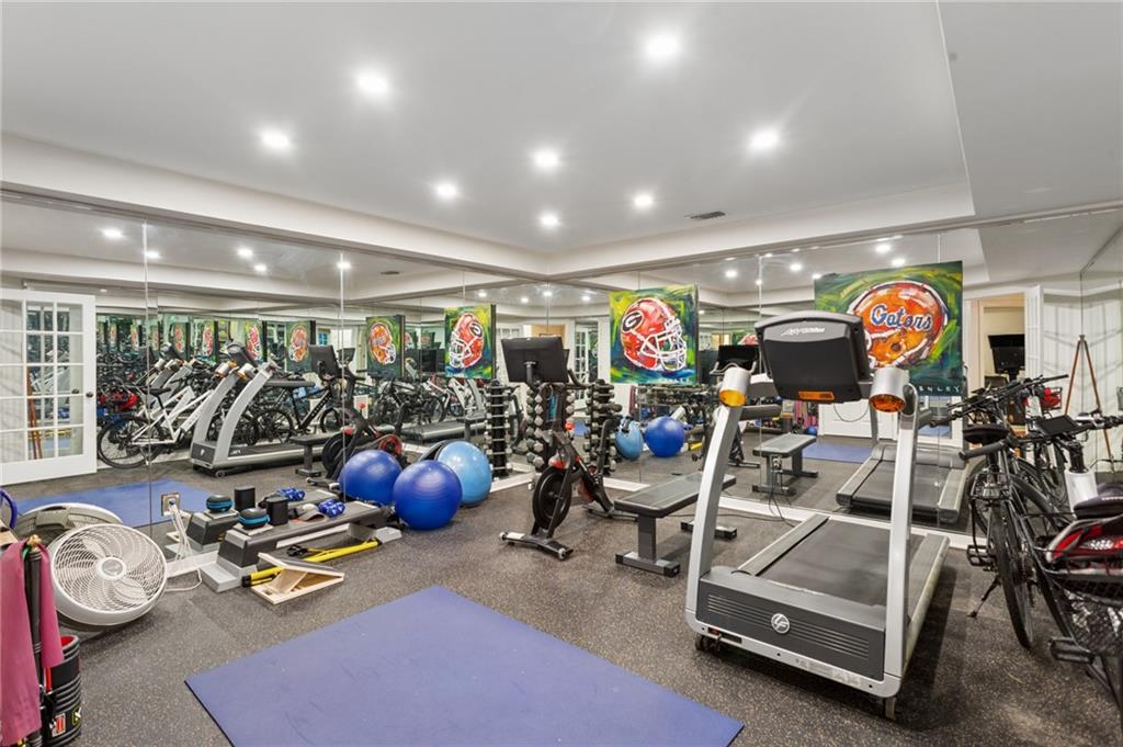 3085 Slaton Drive, number 6