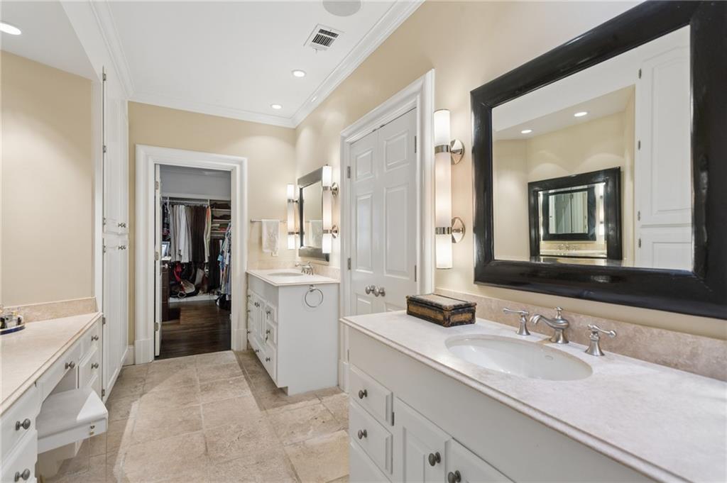 3085 Slaton Drive, number 6