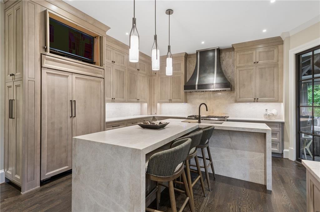 3085 Slaton Drive, number 6
