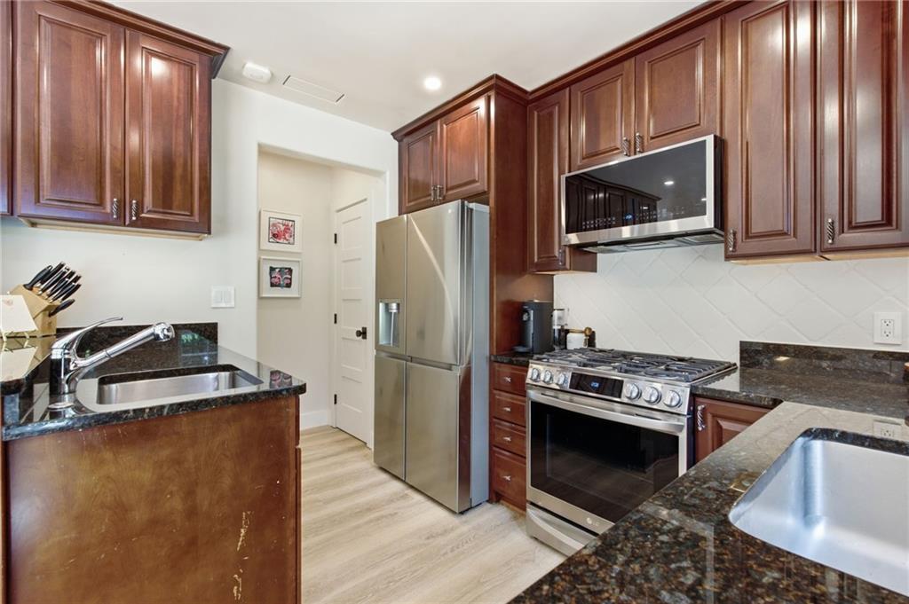 3952 Club Drive NE