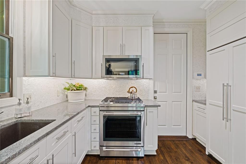 20 Pointe Terrace SE