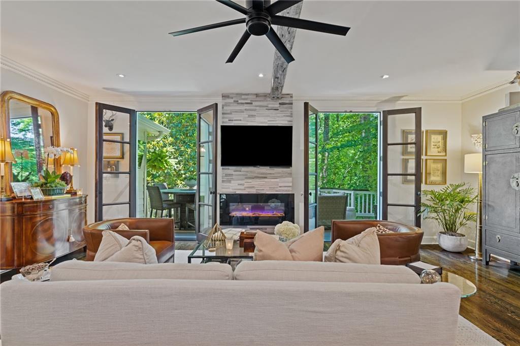 20 Pointe Terrace SE