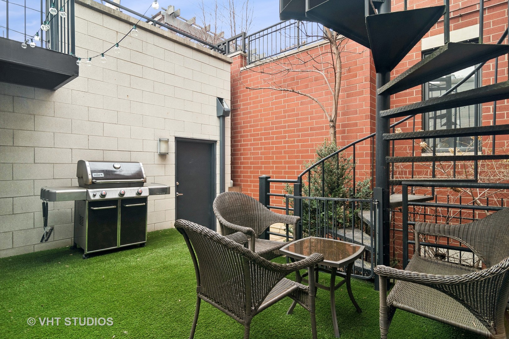 2146 W Churchill Street