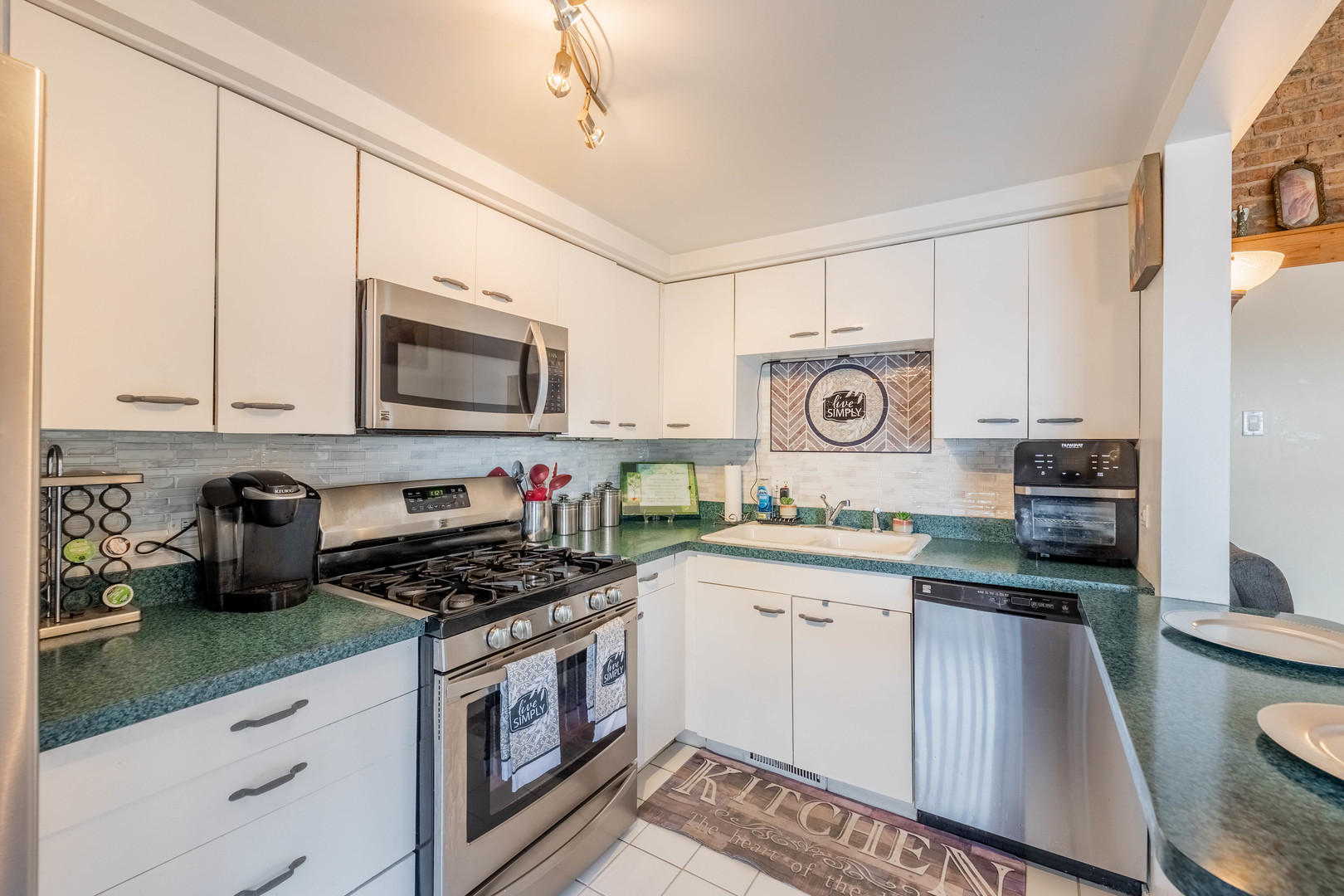 6337 Roosevelt Road Unit: 407