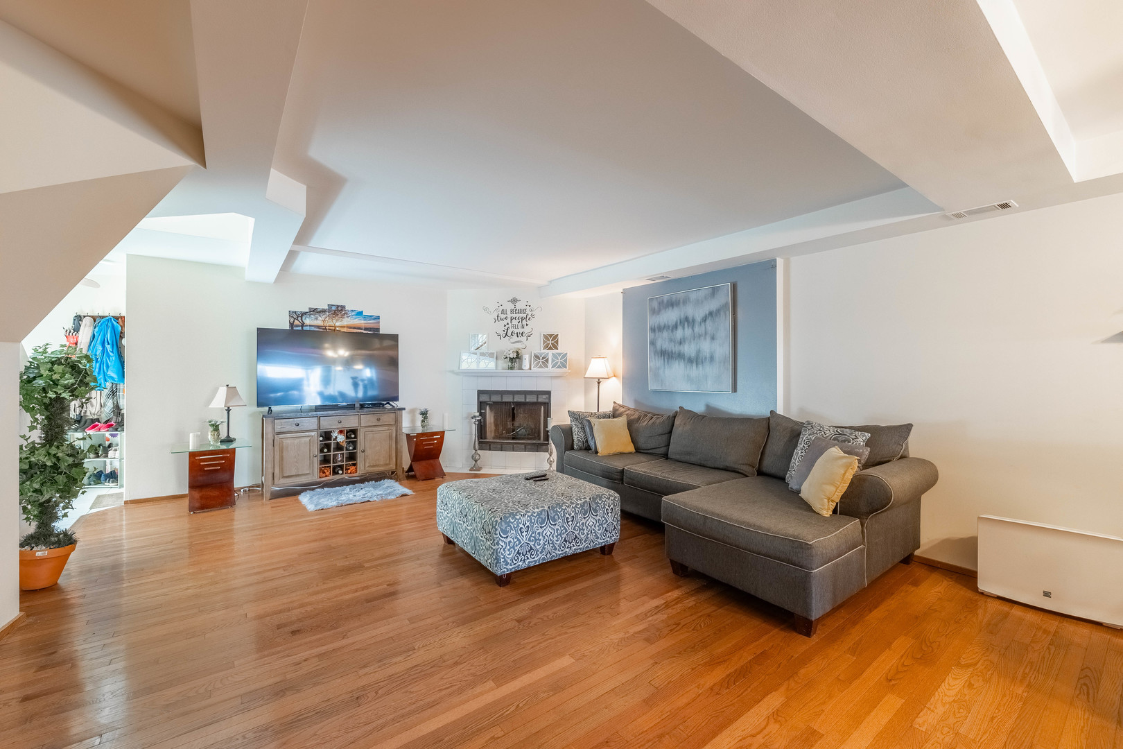 6337 Roosevelt Road Unit: 407