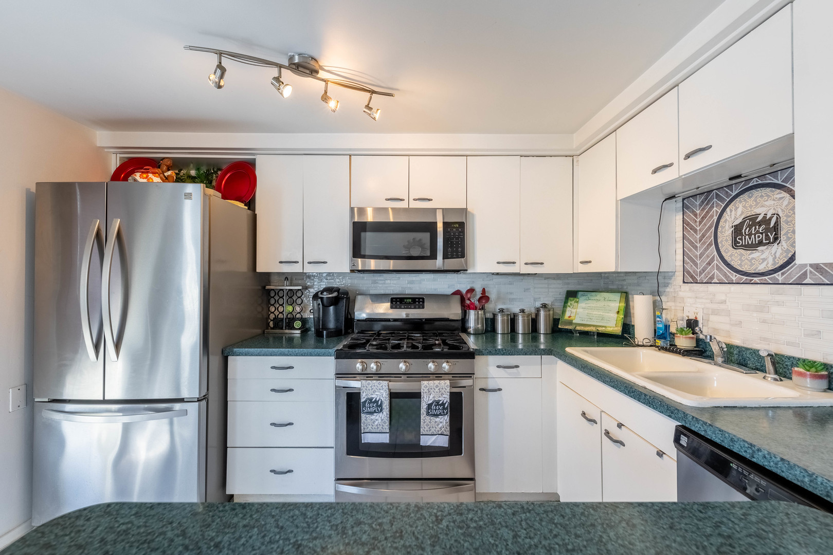 6337 Roosevelt Road Unit: 407