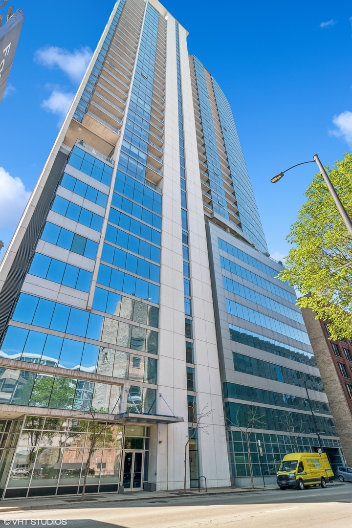 303 W Ohio Street Unit: 2301