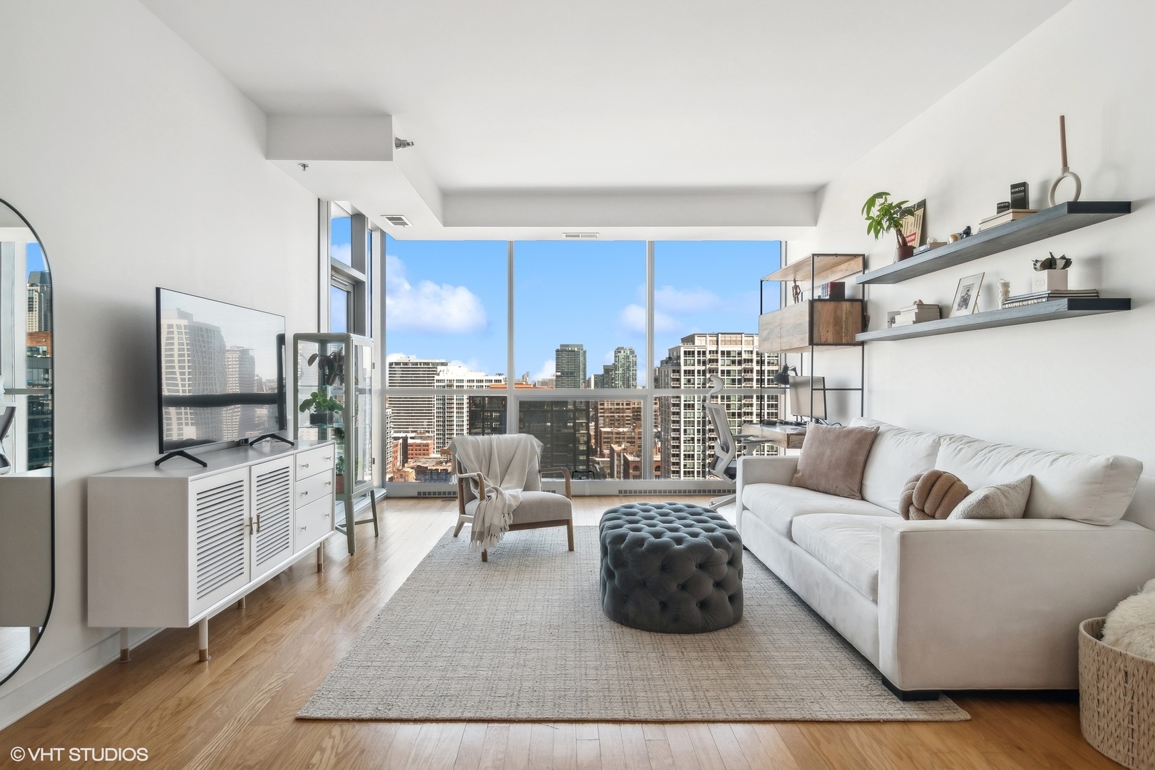 303 W Ohio Street Unit: 2301