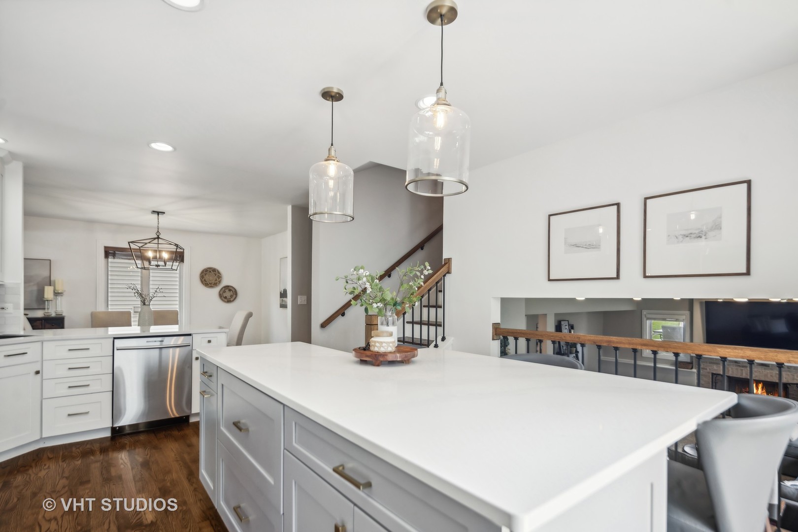 569 W Armitage Avenue