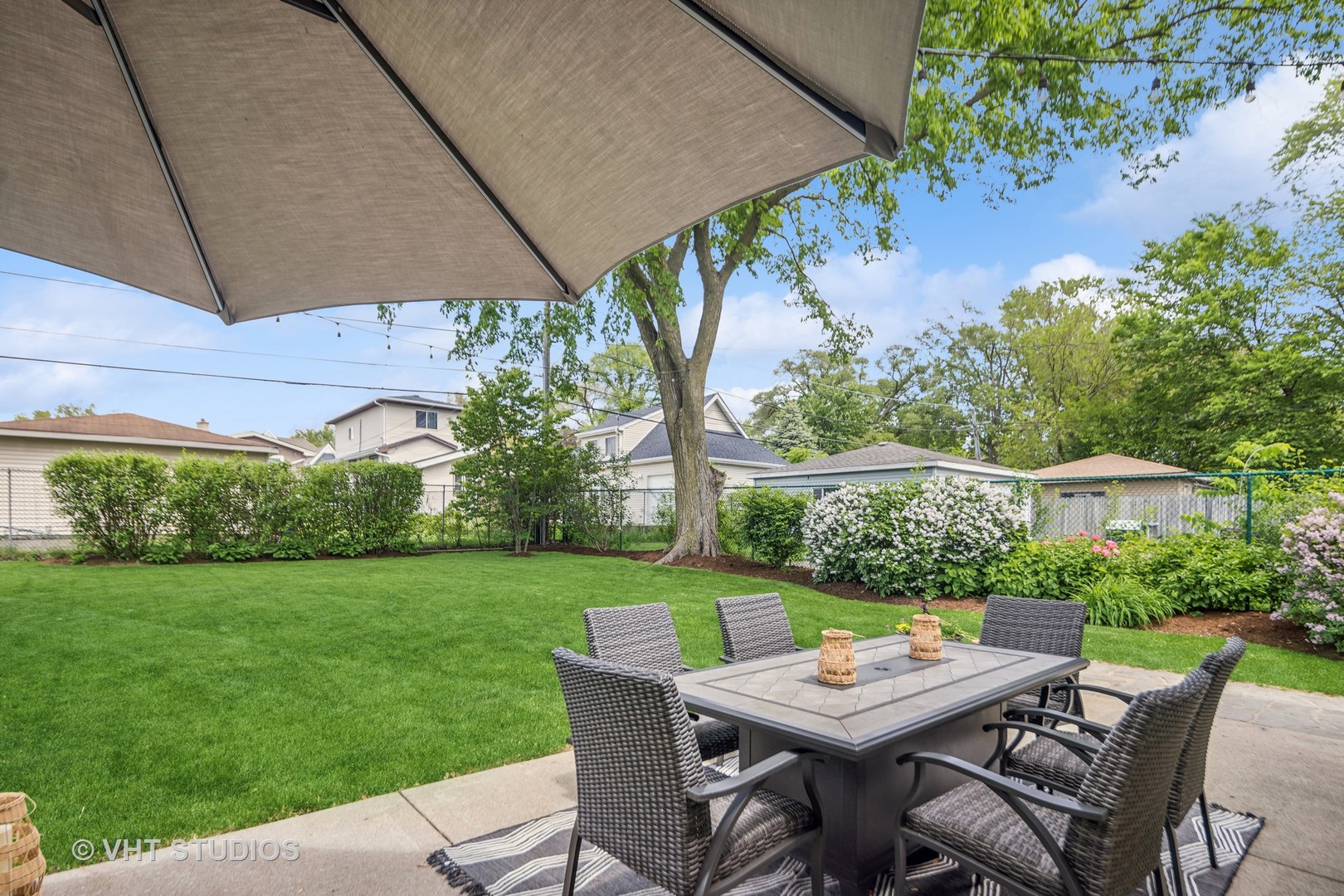 569 W Armitage Avenue