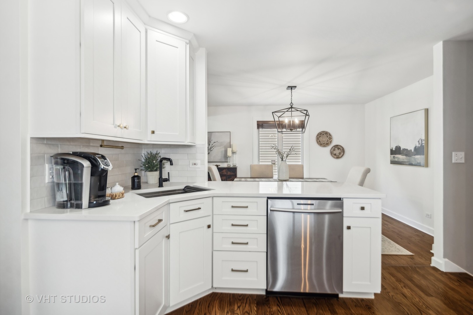 569 W Armitage Avenue
