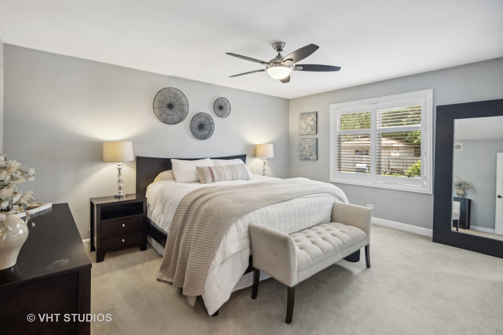 569 W Armitage Avenue