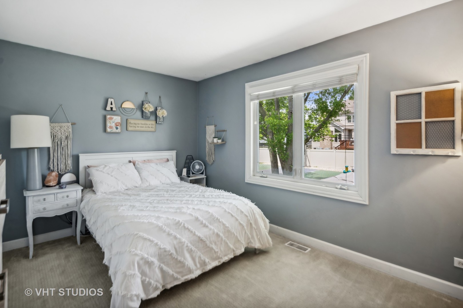 569 W Armitage Avenue