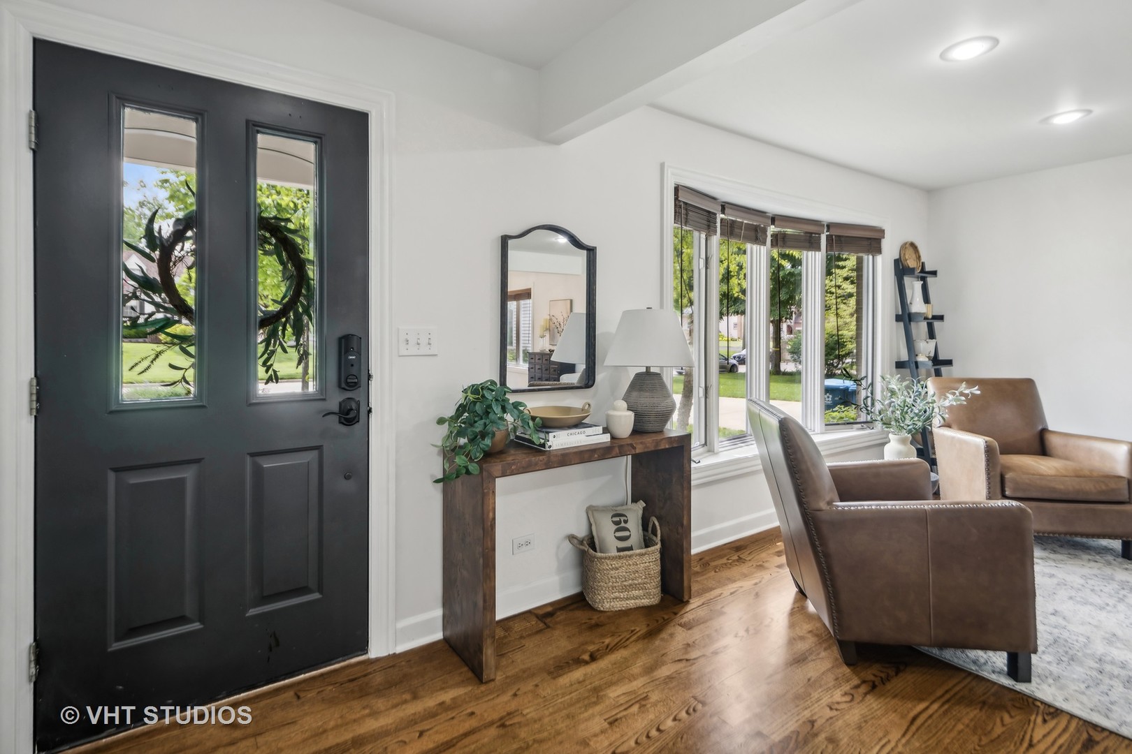 569 W Armitage Avenue