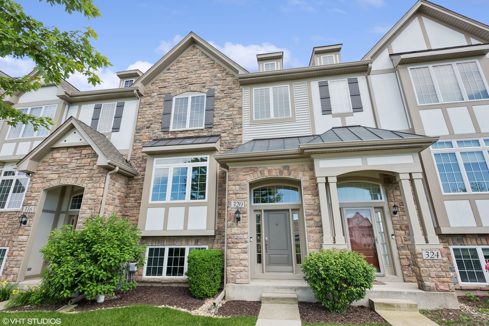 320 Castle Circle