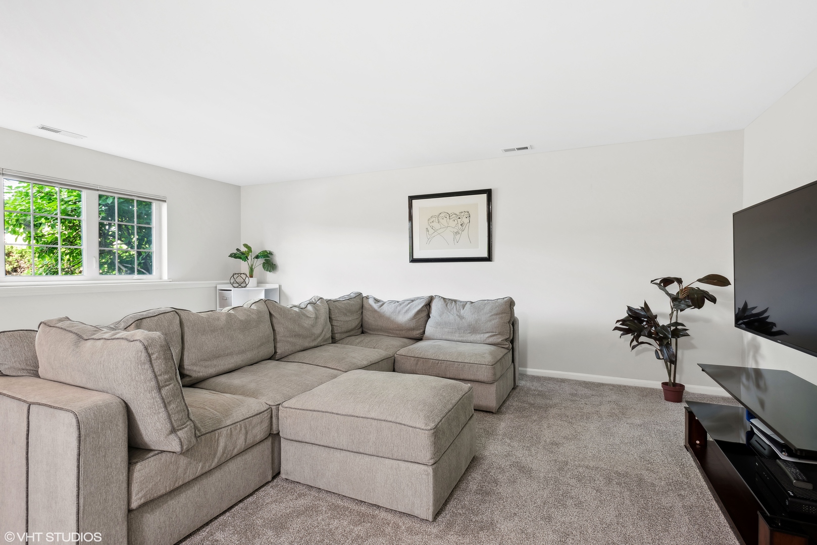 320 Castle Circle